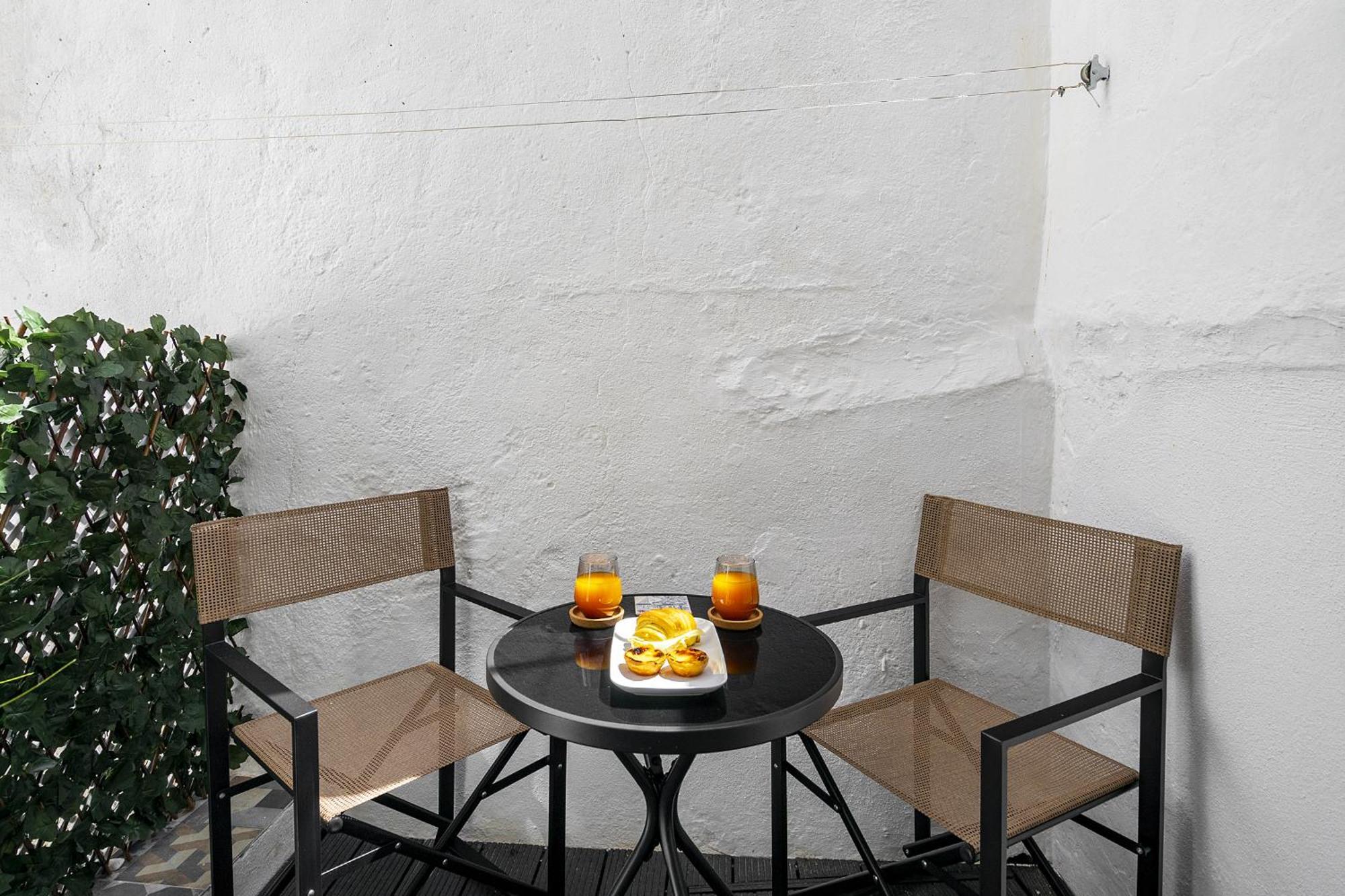 Whome Stylish Family Residence In The Heart Of Chiado Lisboa Ngoại thất bức ảnh